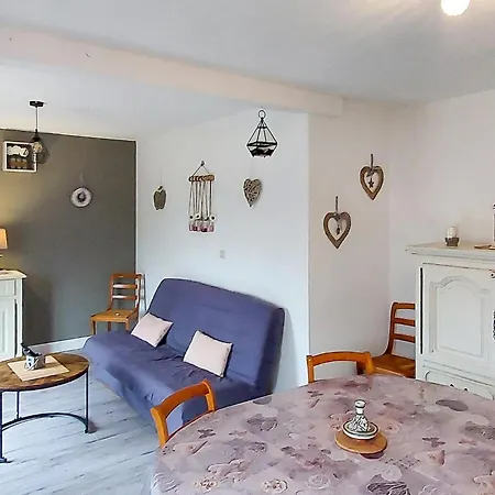 Cozy Apartment In Saint-Aubin-Le-Cauf