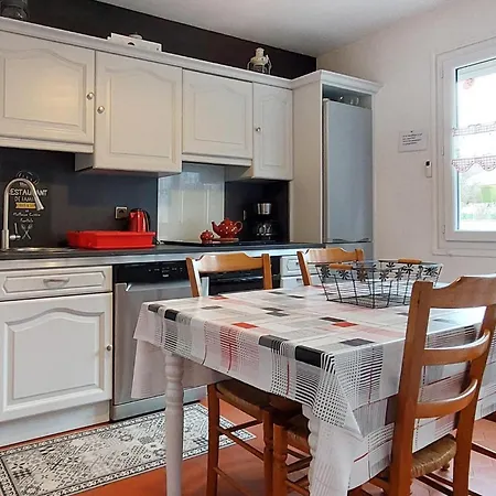 Cozy Apartment In Saint-Aubin-Le-Cauf Apartment *